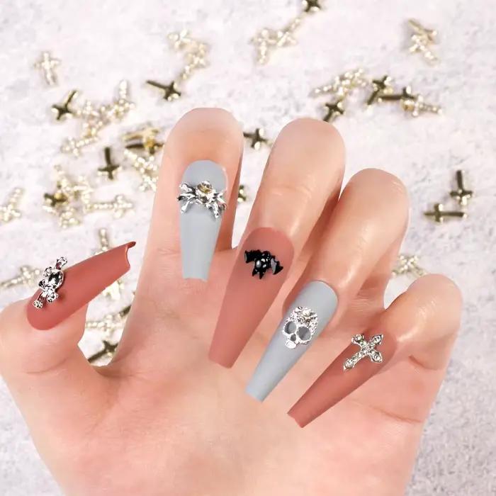 Breloque en métal pour Nail Art, crâne, araignée, croix, squelette, croix argentée, strass, croix 3D