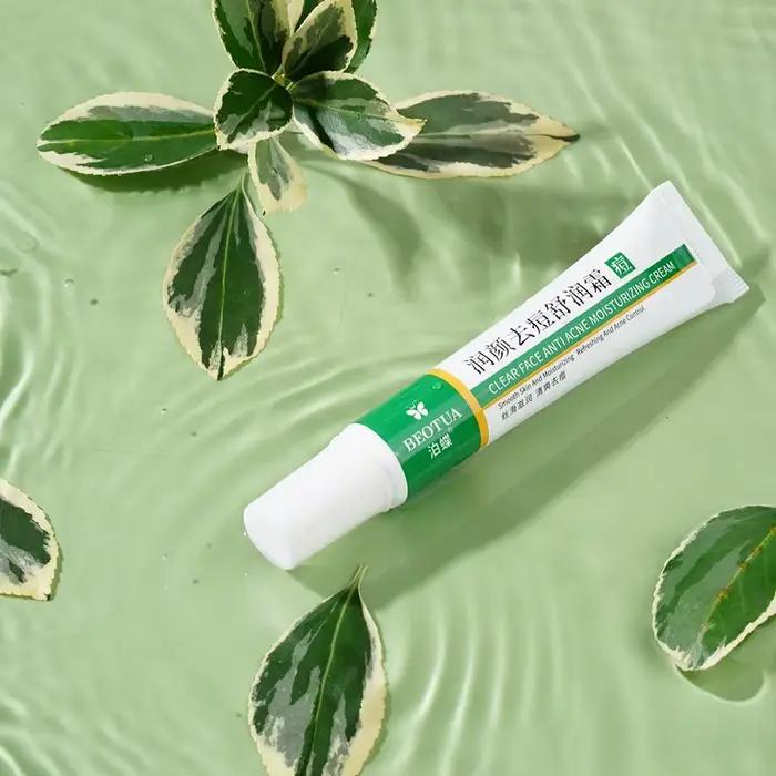 Crème de traitement de l'acné à base de plantes