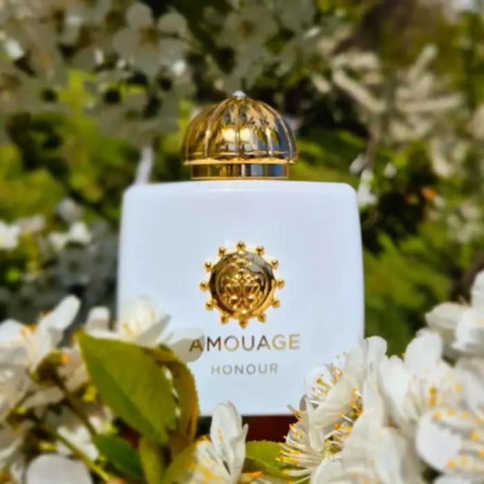 Parfum pour femme 100 ml aux notes florales orientales chypres