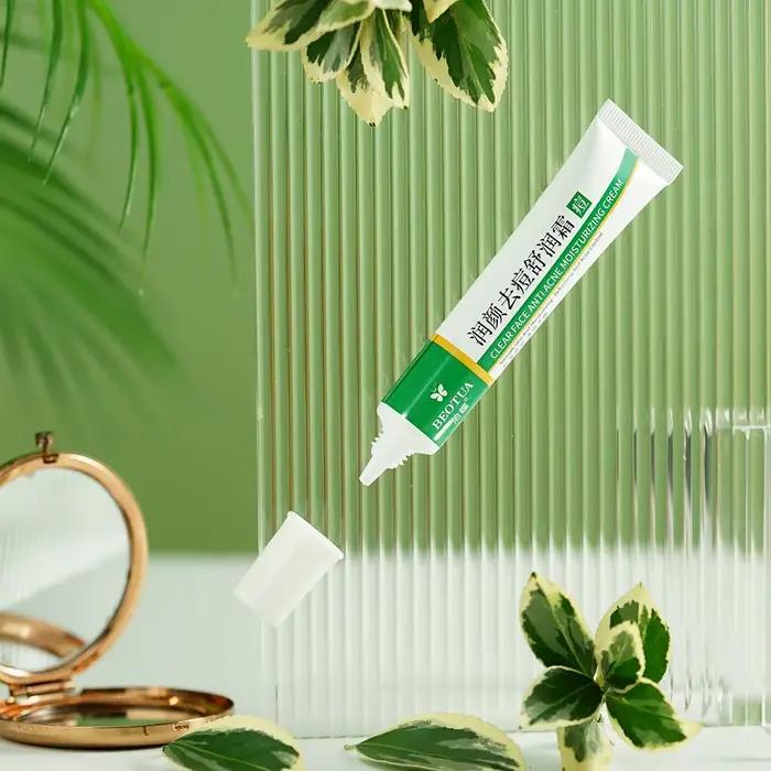 Crème de traitement de l'acné à base de plantes