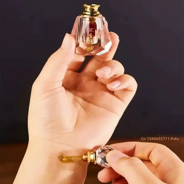 Huile parfumée riche en Oud et en bois d'agar