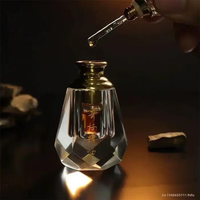 Huile parfumée riche en Oud et en bois d'agar
