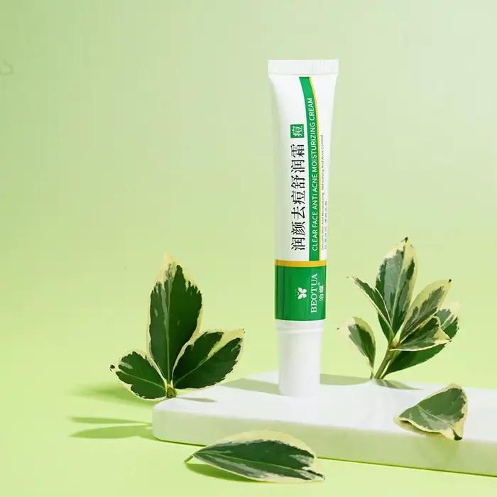 Crème de traitement de l'acné à base de plantes