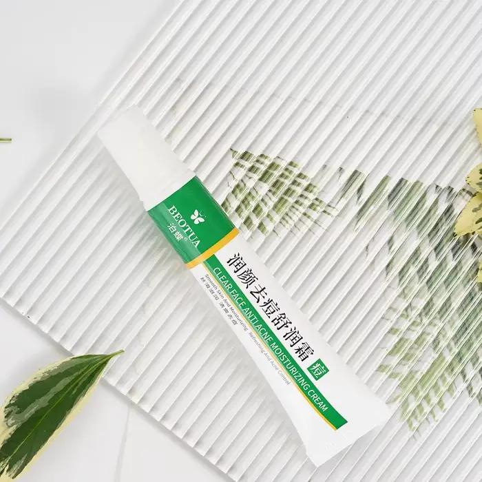 Crème de traitement de l'acné à base de plantes