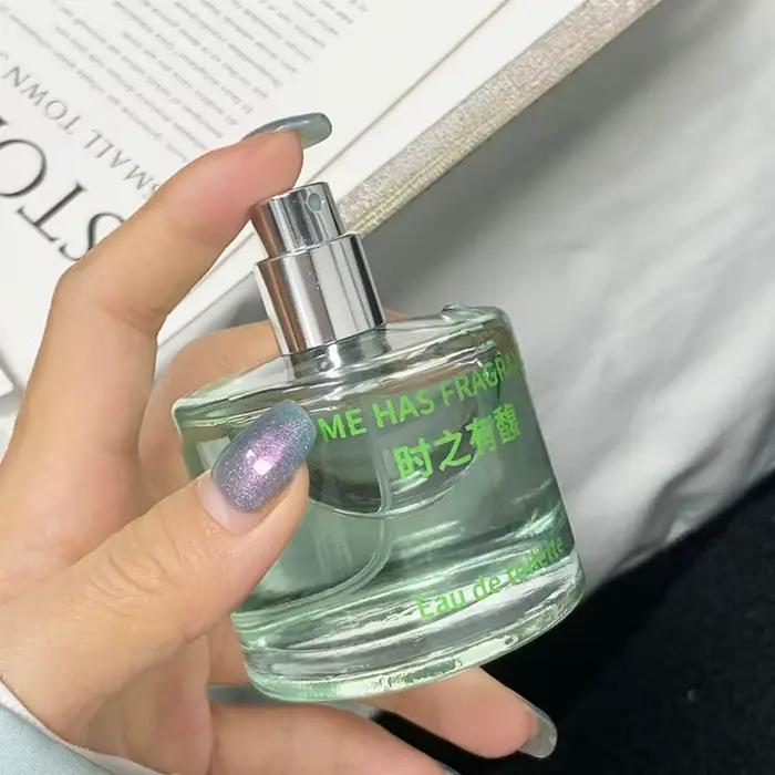 Spray de parfum floral fruité, senteur pêche et agrumes pour femme, brume parfumée légère et fraîche à l'orange, au lys, à l'iris, au vétiver, au citron et au musc
