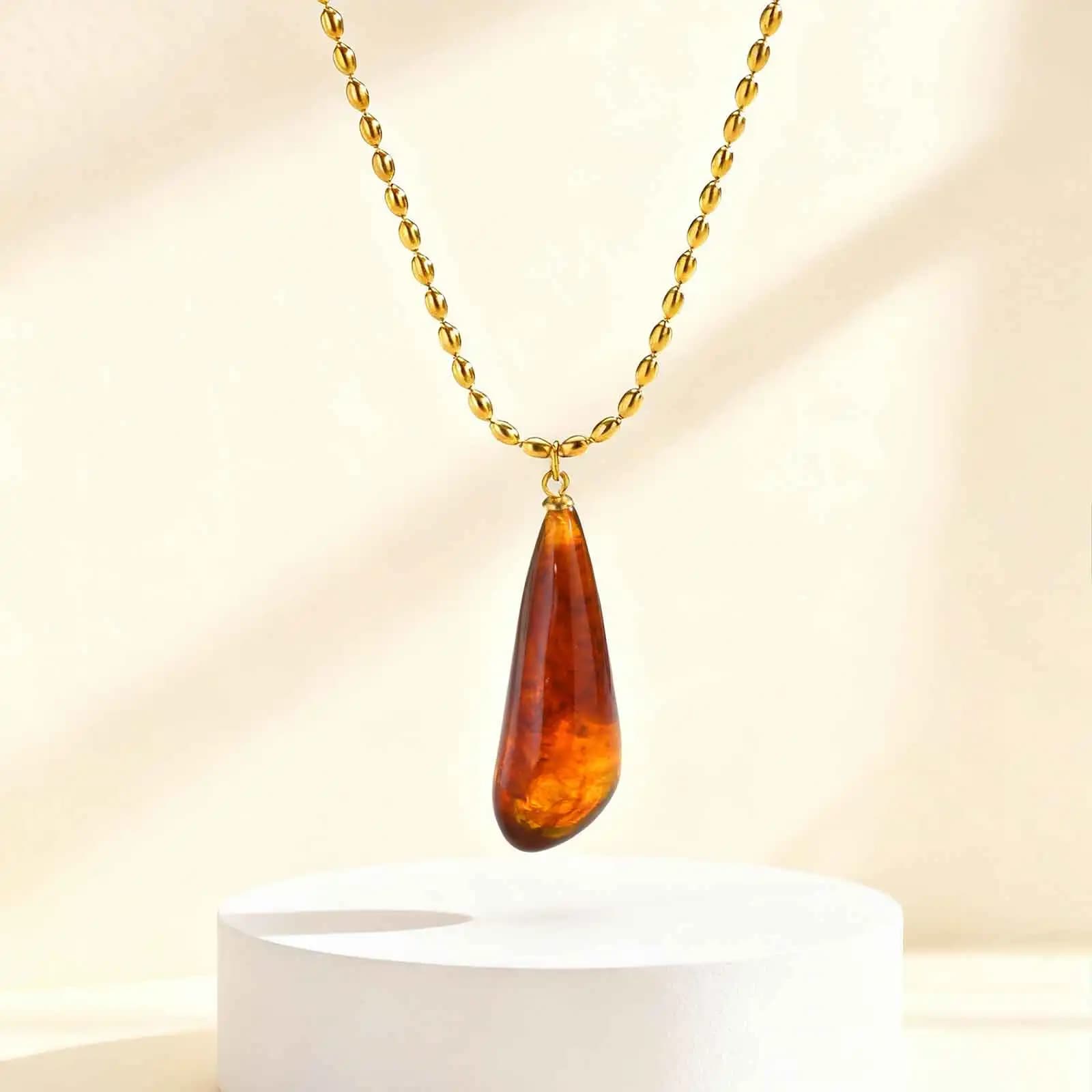 Boucles d'oreilles goutte d'eau transparentes pour femmes, boucles d'oreilles en résine d'ambre en a