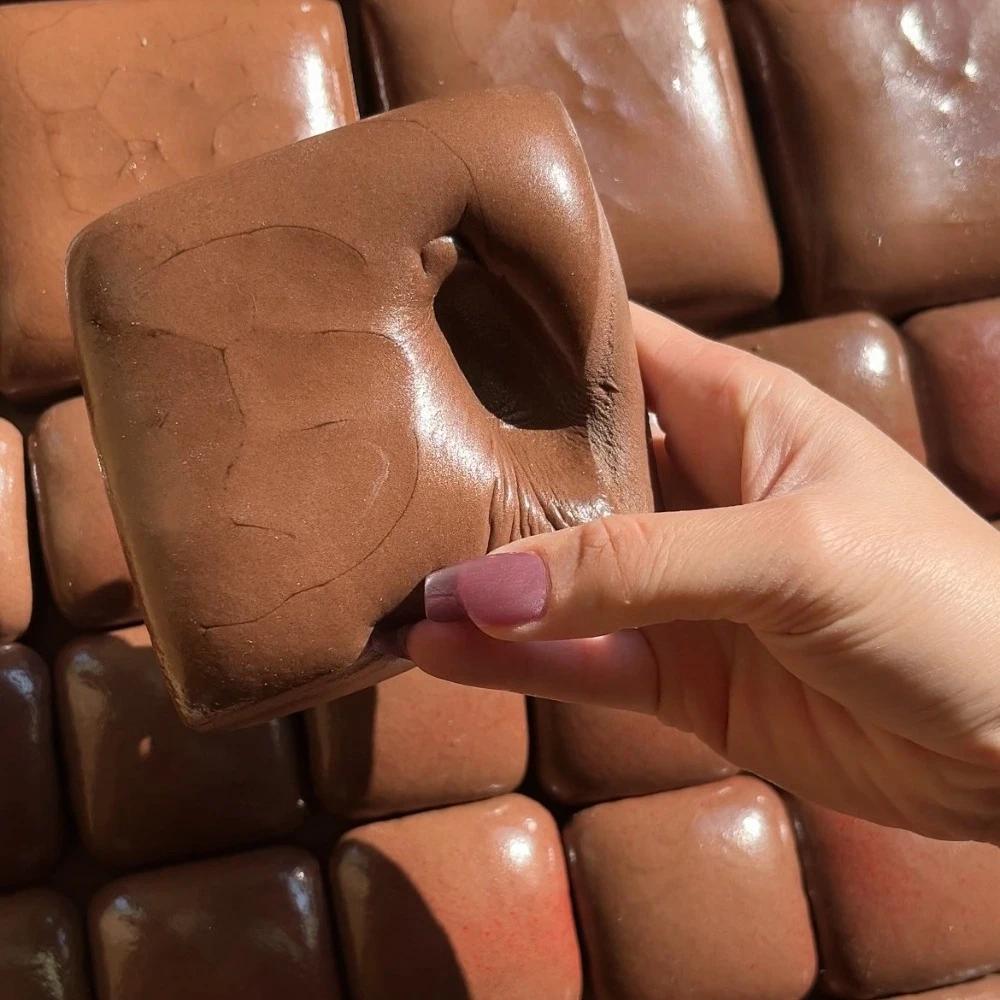​ ​ Jouet anti-stress Taba Squishy en forme de gâteau au chocolat au lait, jouet sensoriel à pressio