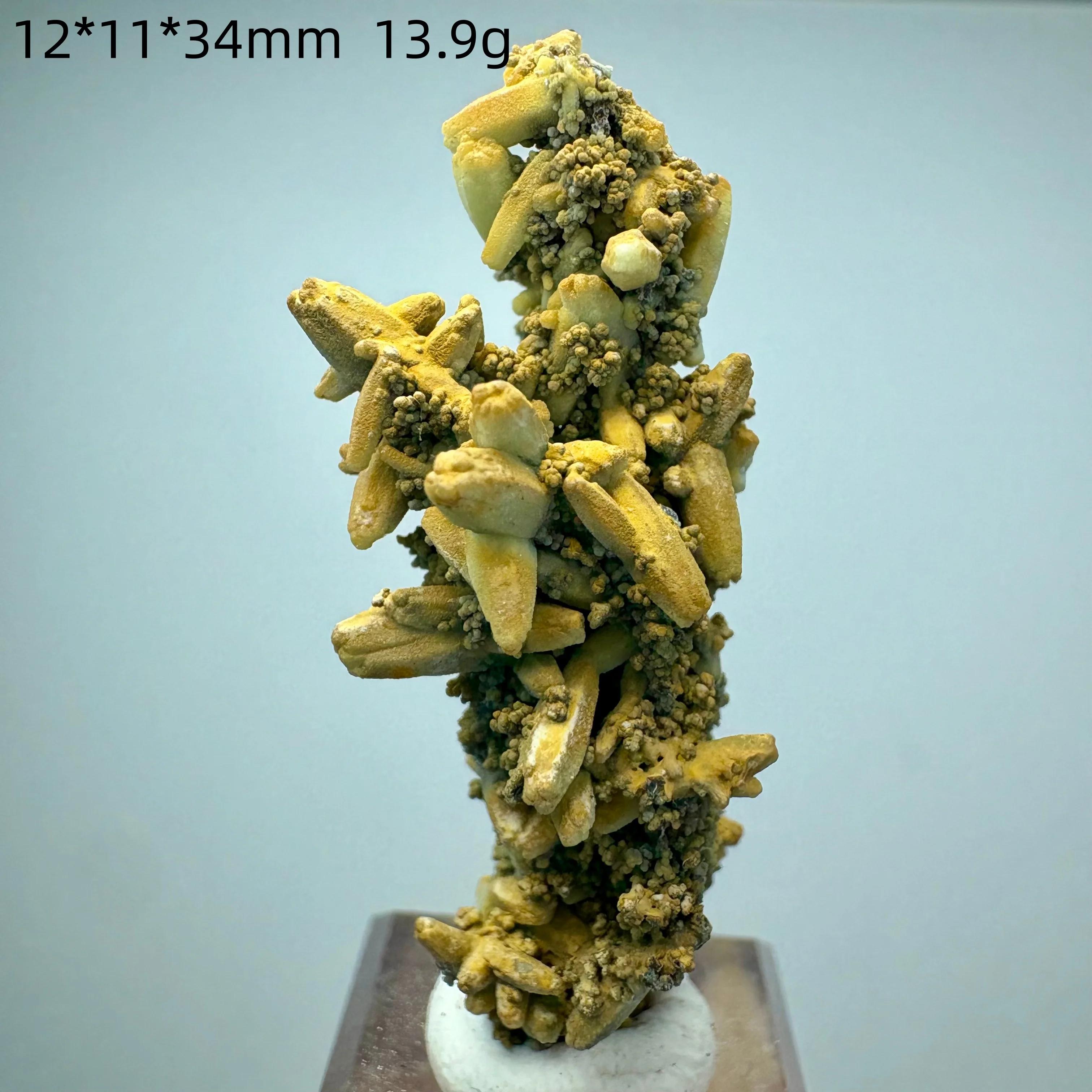 Matériau naturel : Minerai de phosphore, chlore et plomb de l'eau du Guangxi, spécimen minéral crist