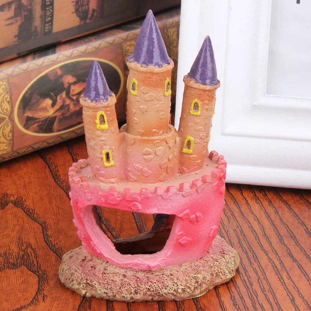 Petit château de dessin animé d'aquarium, pas de bords pointus, décor de château de dessin animé, pa