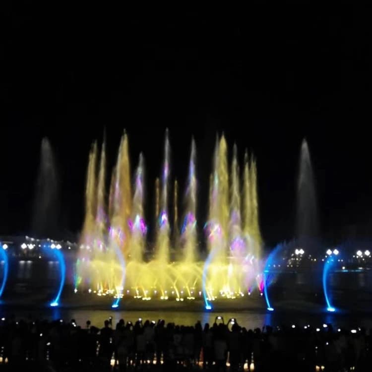 Fontaine d'eau musicale grande ou moyenne avec lumière LED et spectacle laser dans le lac ou la rivi