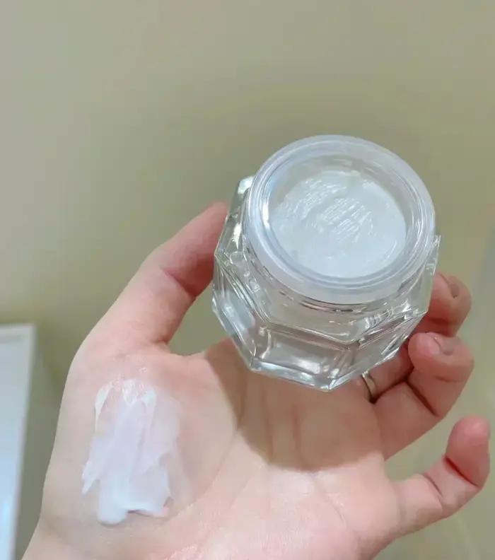 Outil de maquillage Nouvelle version en boîte MAGIC CREAM Nouvelle crème visage Magic Skin 50ML