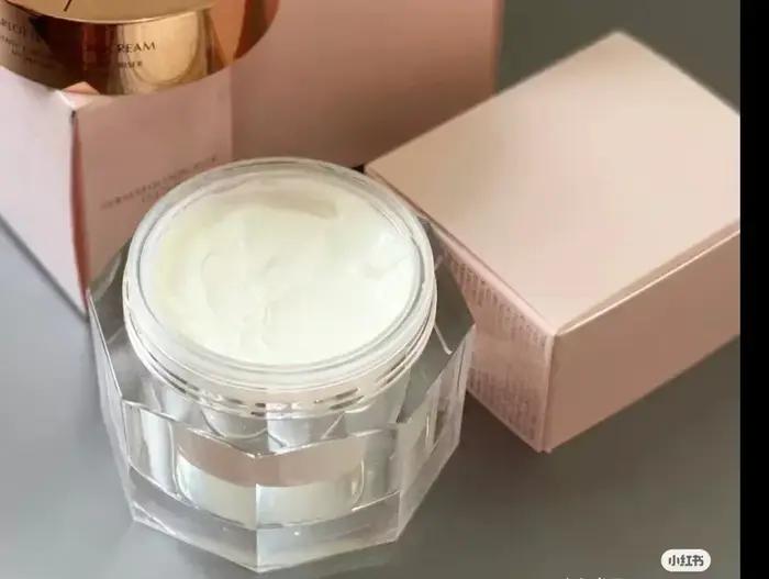 Outil de maquillage Nouvelle version en boîte MAGIC CREAM Nouvelle crème visage Magic Skin 50ML
