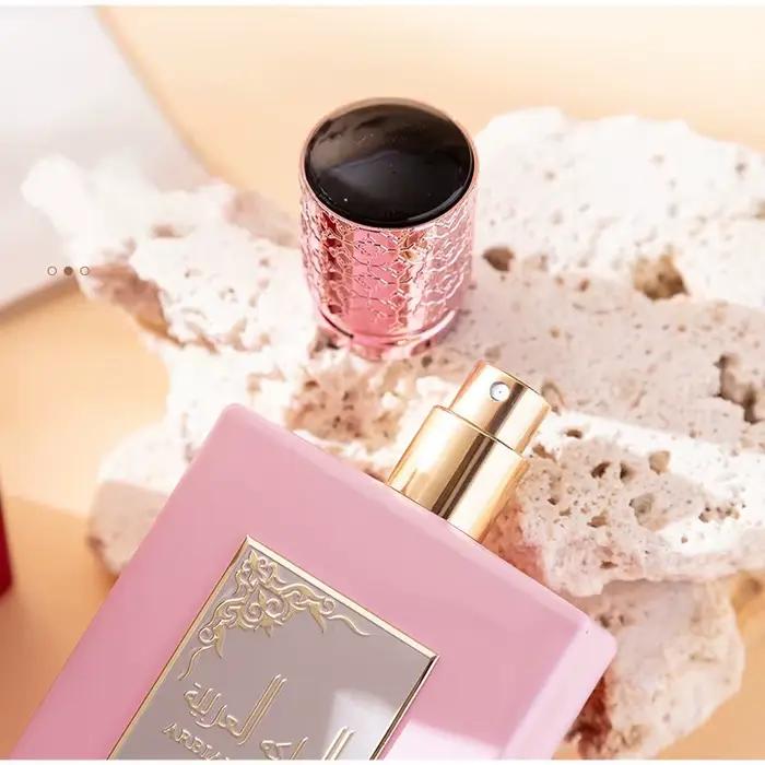 Parfum pour femmes, senteur florale fruitée boisée épicée