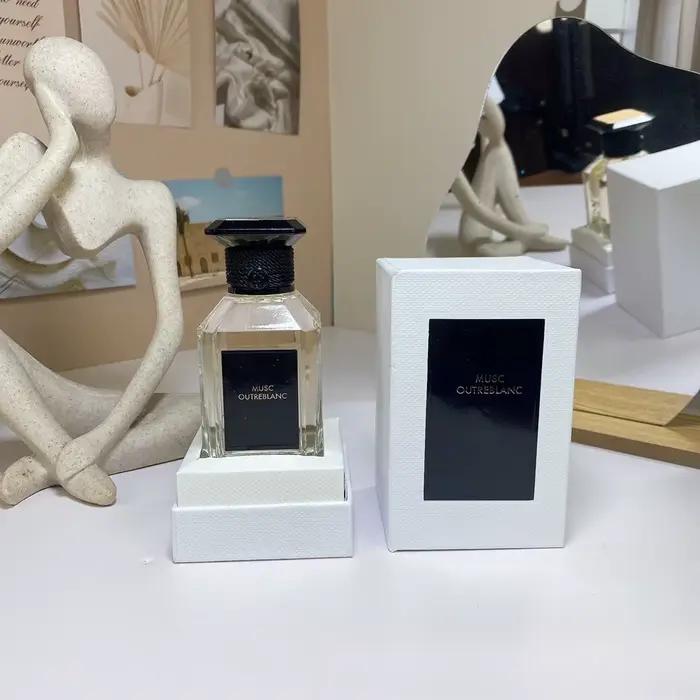 Parfum unisexe oriental aux notes florales et boisées pour homme et femme occasions spéciales
