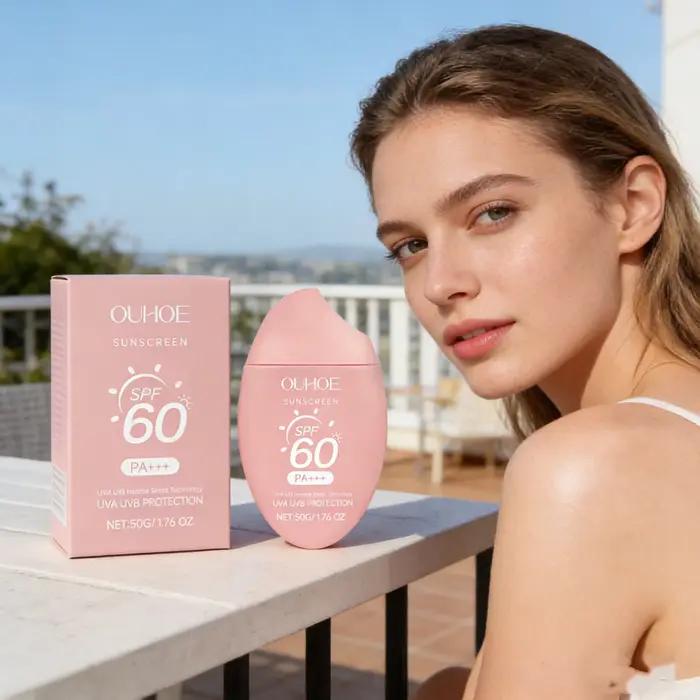 Crème solaire hydratante éclaircissante SPF50+ Protection UV Nourrissante en profondeur Non grasse Unifie le teint Soin