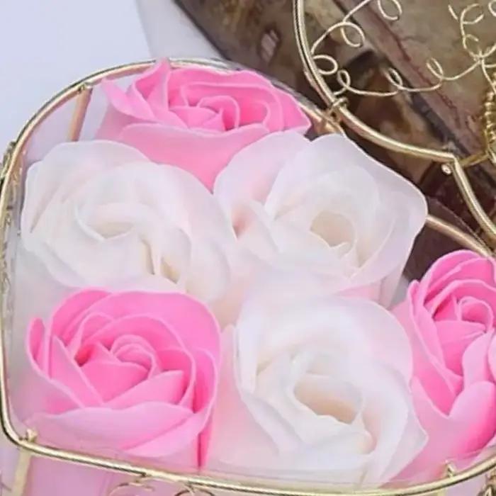 Boîte-cadeau de panier en métal de roses de savon parfumées