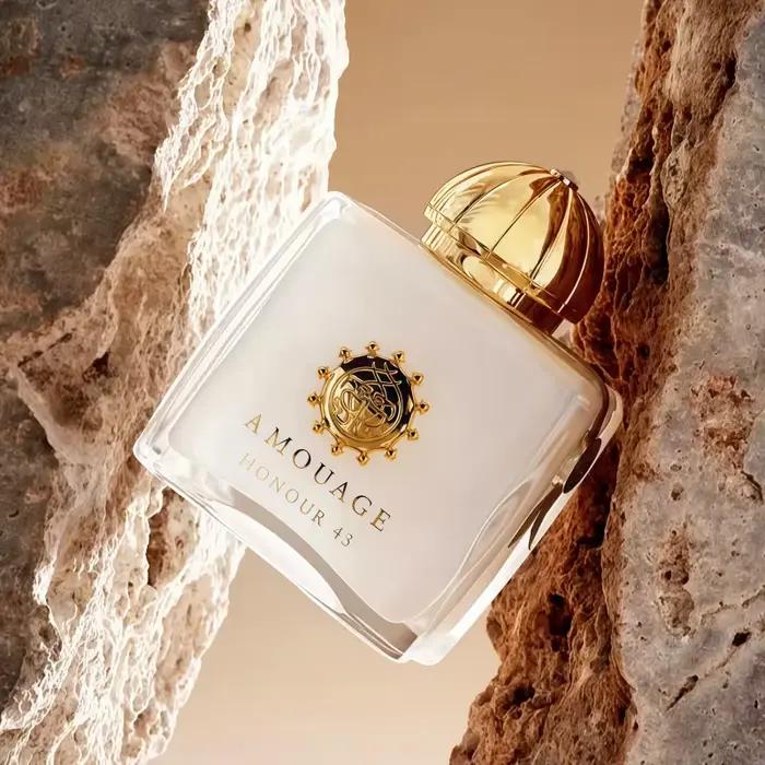Parfum pour femme 100 ml aux notes florales orientales chypres
