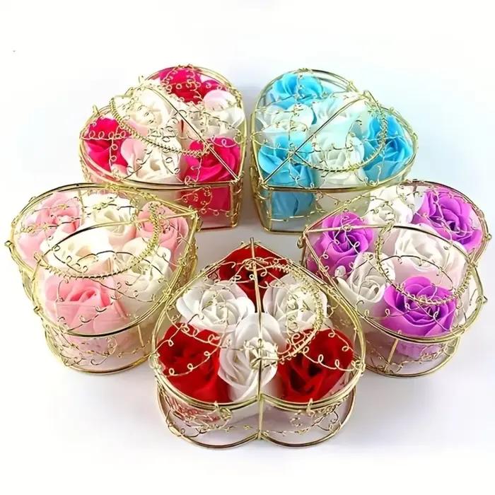 Boîte-cadeau de panier en métal de roses de savon parfumées