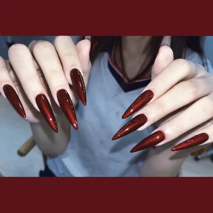 Faux ongles en forme de cercueil