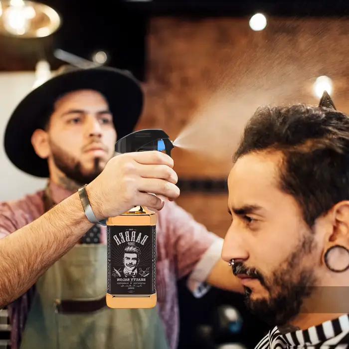 Bouteille de pulvérisation d'eau pour coiffeur