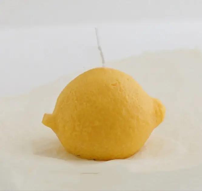 1 bougie parfumée au citron
