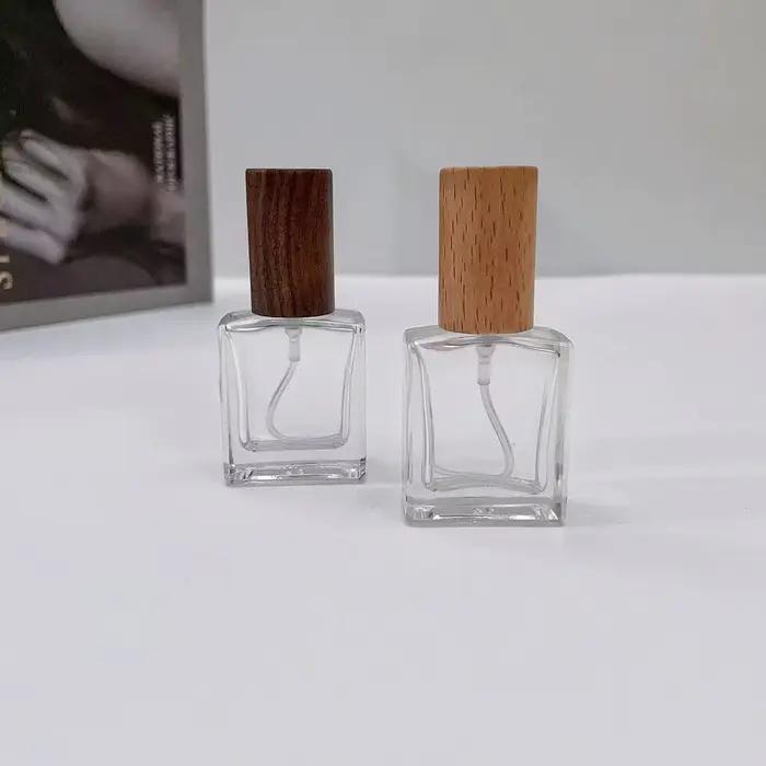 Flacon pulvérisateur de parfum en verre épais Transparent de 10ml, avec bouchon en bois, atomiseur de parfum vide, bouteilles carrées portables rechargeables