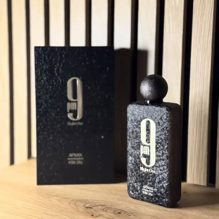 Afnan 9 PM Night Out Eau de Parfum Floral Boisé Longue Durée pour Hommes Occasions Spéciales Rendez-vous Soirées