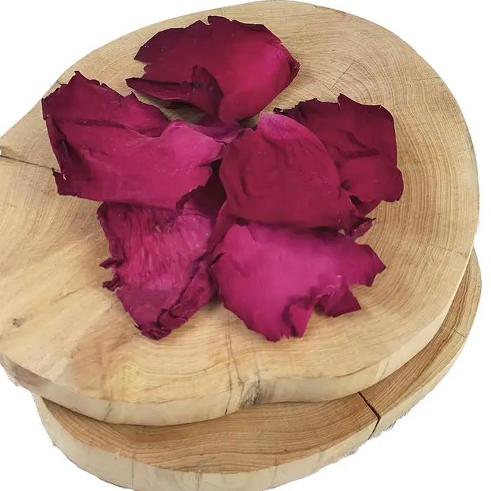 Pétales de rose sèches pour bain et décoration mariage oasis de bien-être intérieur spa rituel d'aromathérapie événements spéciaux