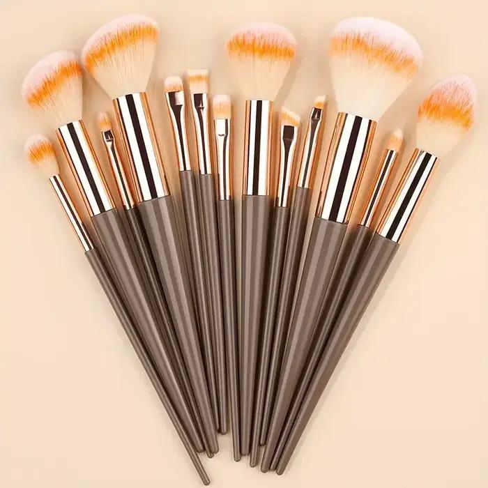 Ensemble de 13 pinceaux de maquillage pour femme en plastique avec poignées colorées pour fards à joues, correcteurs et ombre à paupières occasions spéciales