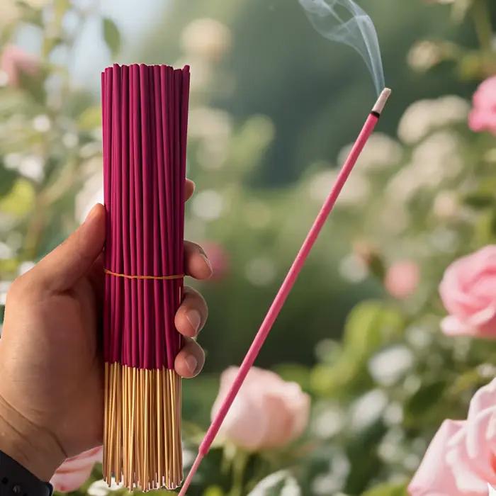 Bâtonnets d'encens à roses pour salon relaxation méditation yoga portabilité voyage parfum de rose naturel ambiance romantique sérénité intérieure occasions spéciales